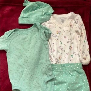 Newborn outfit set